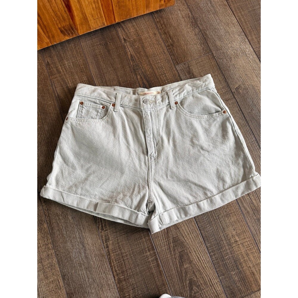 Levi’s A-Line Mom Shorts Sz. 31 Waste Not~Light Wash